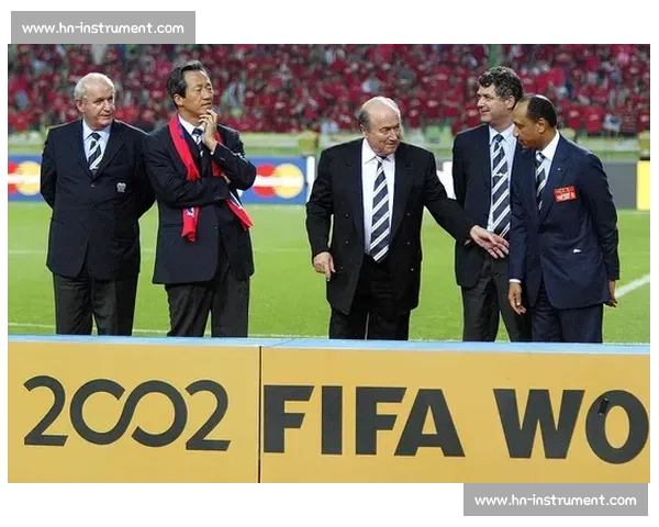 争议与荣耀交织的二零零二年韩西大战足球史回望裁判判罚风云再思考